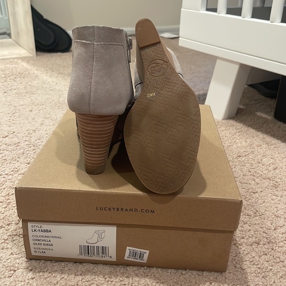 Lucky Brand wedge ankle booties - Picture 3 of 3